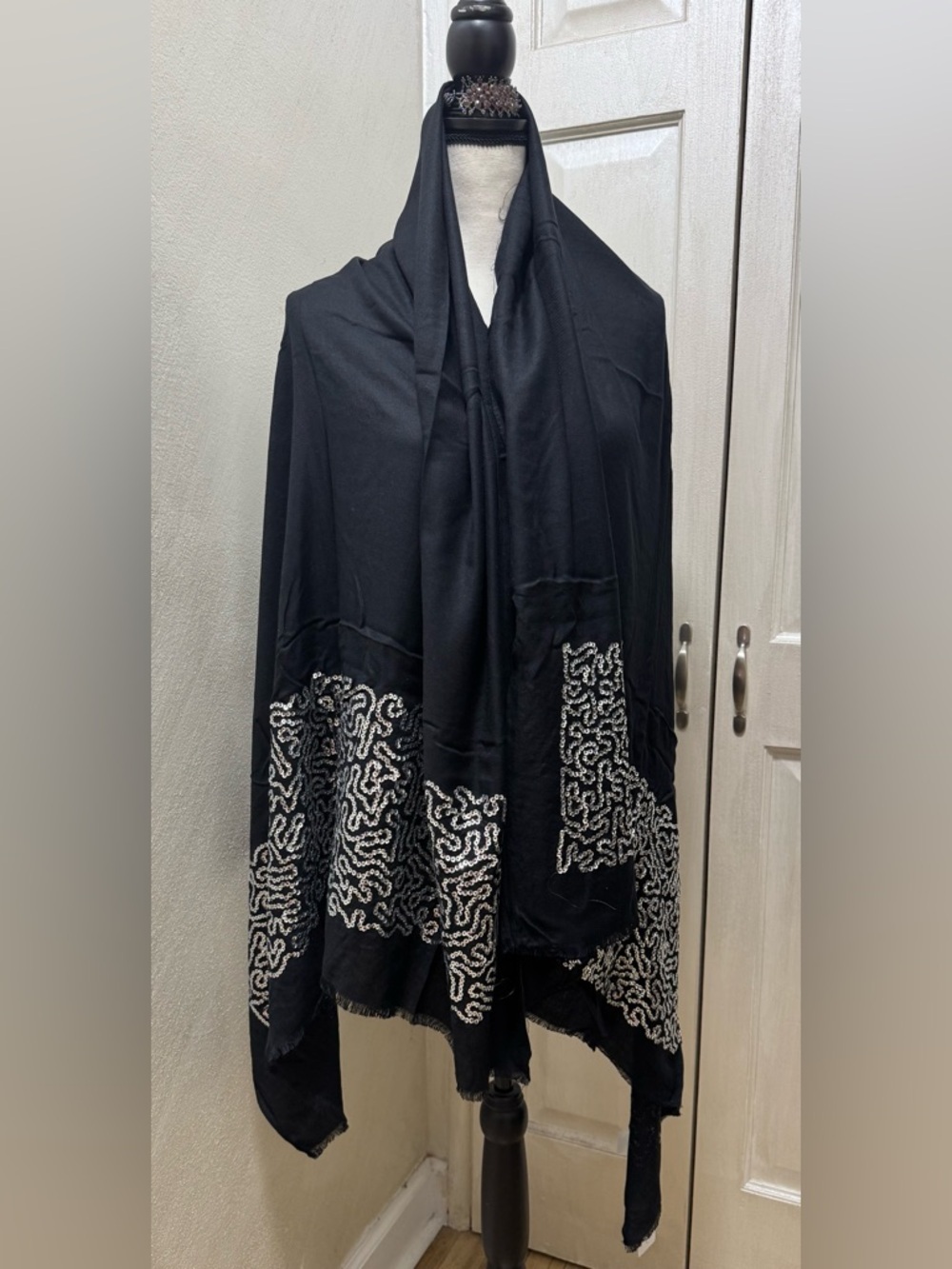 Elizabeth Gillett Black Viscose Silver sequins embroidered Shawl Scarf 70”x40” - Picture 3 of 11